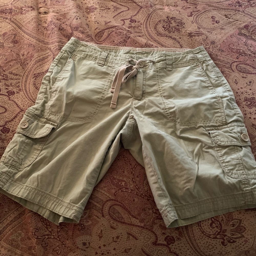 Faded Glory khaki Bermuda shorts.